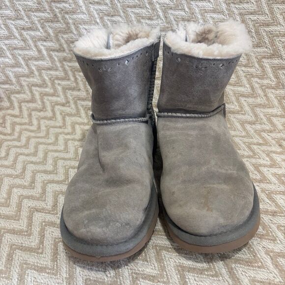 UGG Australia Women's Dixi Flora Perf Suede Sheepskin Boots Gray Size 6 - Picture 2 of 12